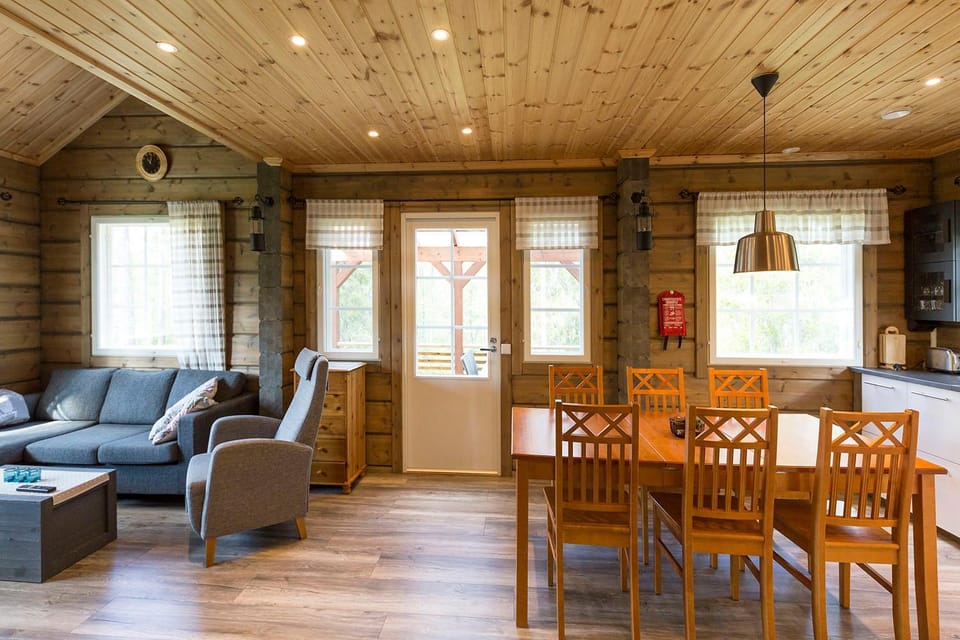 Seating area, Dining area