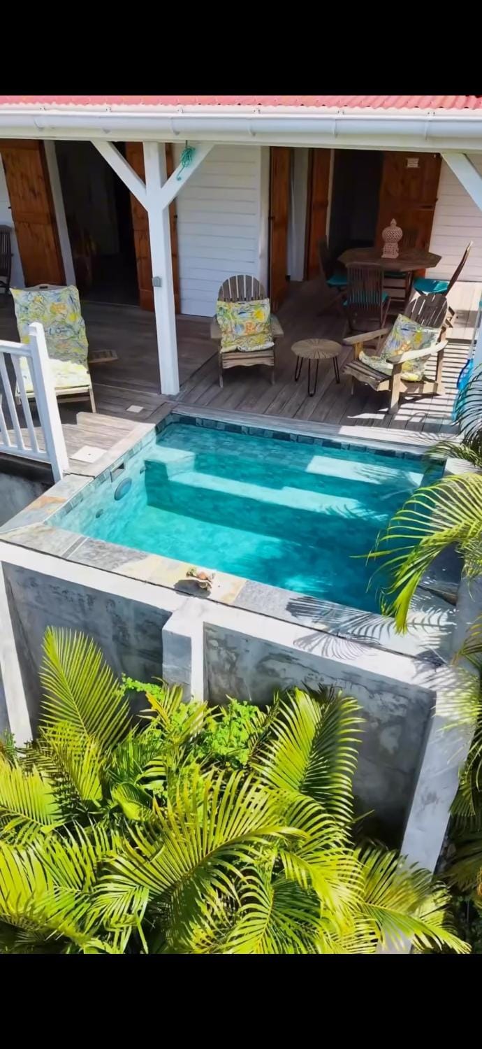 Creole Paradise beach wifi House in Leeward Islands