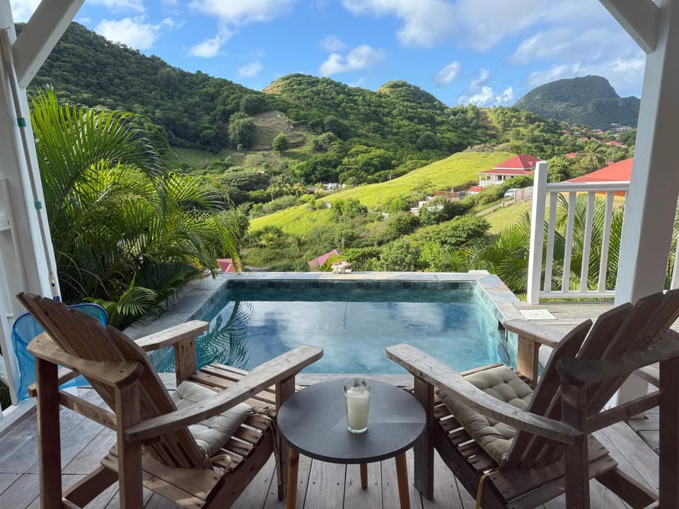 Creole Paradise beach wifi House in Leeward Islands