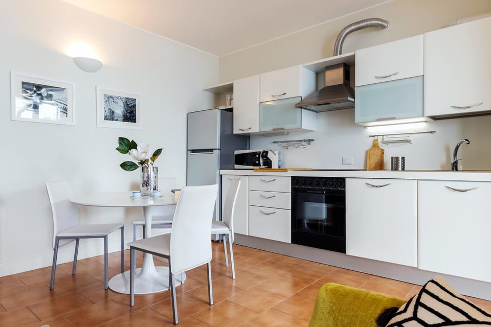 Kitchen or kitchenette, Dining area, kitchen
