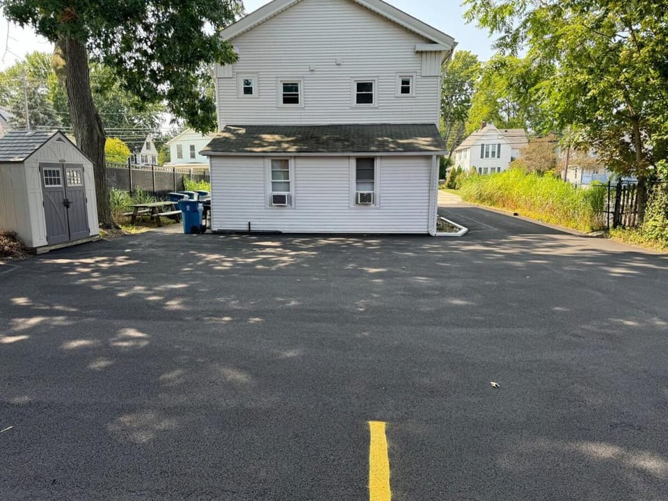 Downtown Willoughby historical district Gem 4 Apartment in Willoughby