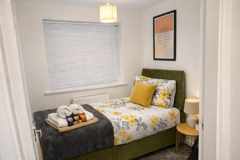 Large 4 bedroom house for Contractors, Large groups or Retreat sleeps 8 people in Durham - NO Smoking Indoor House Villa in England