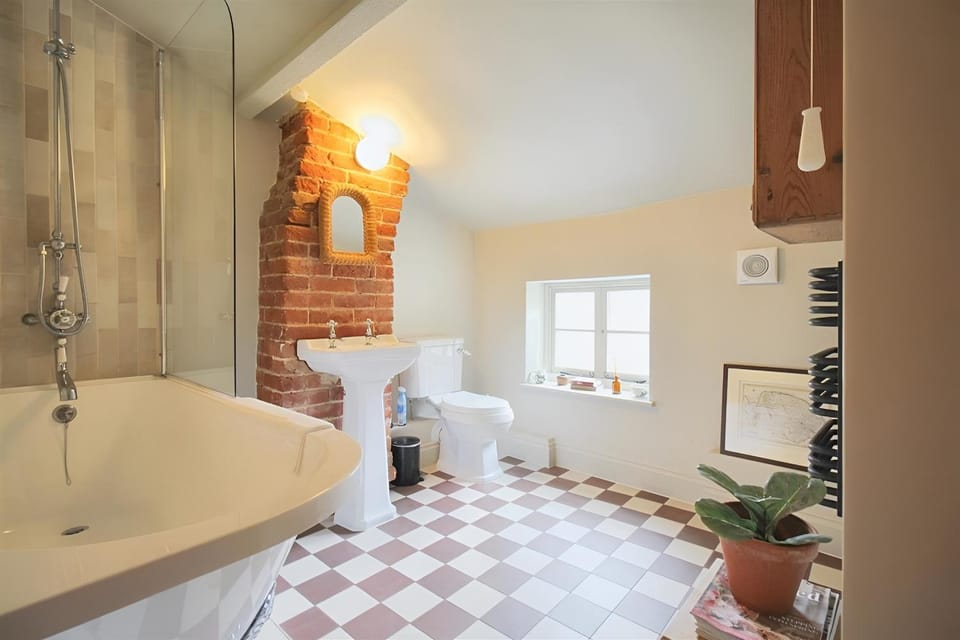 Shower, Toilet, Bathroom, Bath