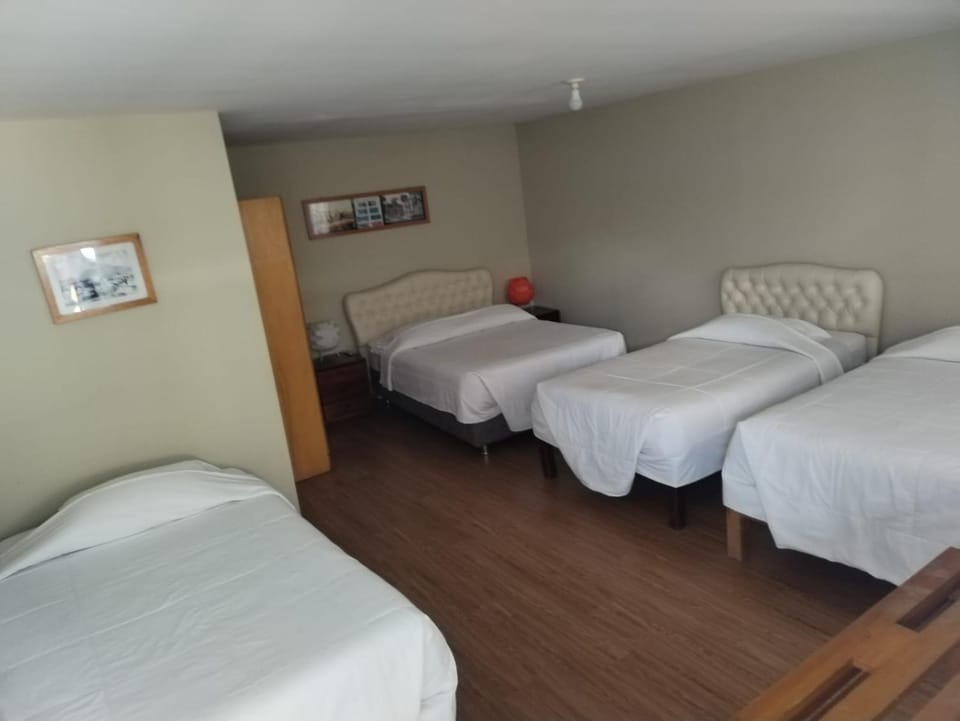 Bed, Photo of the whole room, Decorative detail, Bedroom, Breakfast