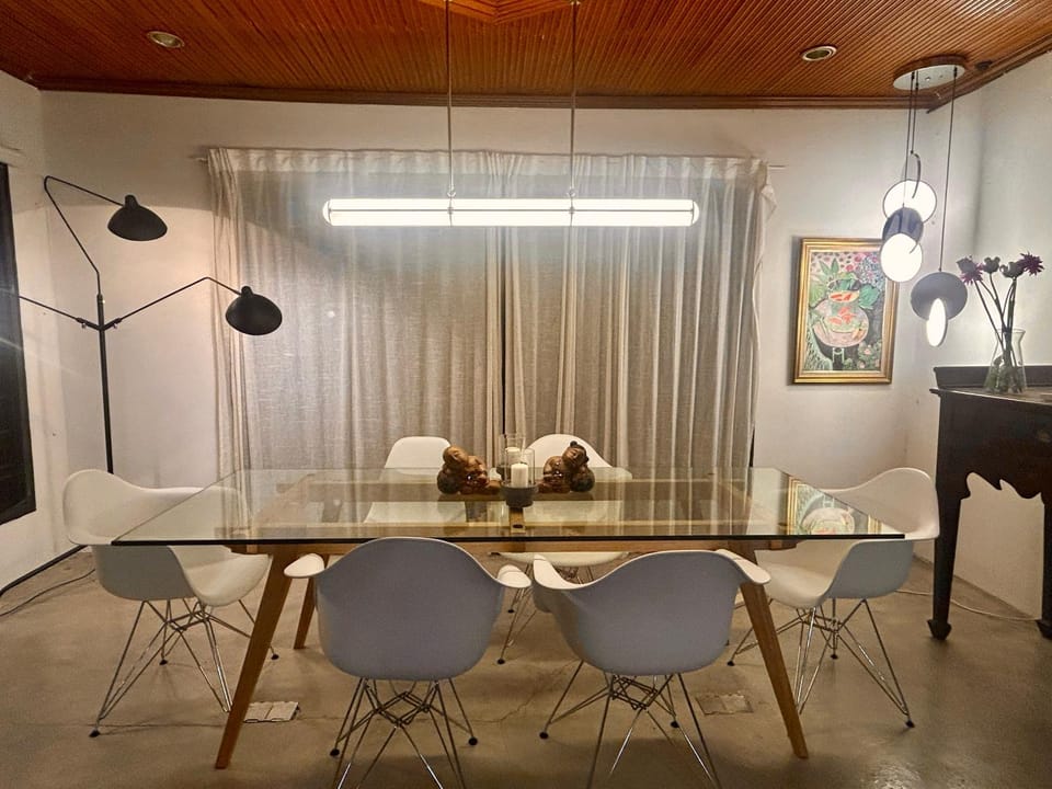 Seating area, Dining area