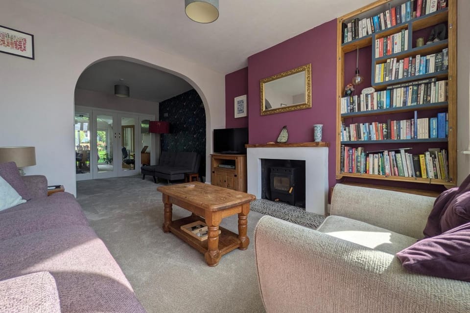 Library, TV and multimedia, Living room, Seating area