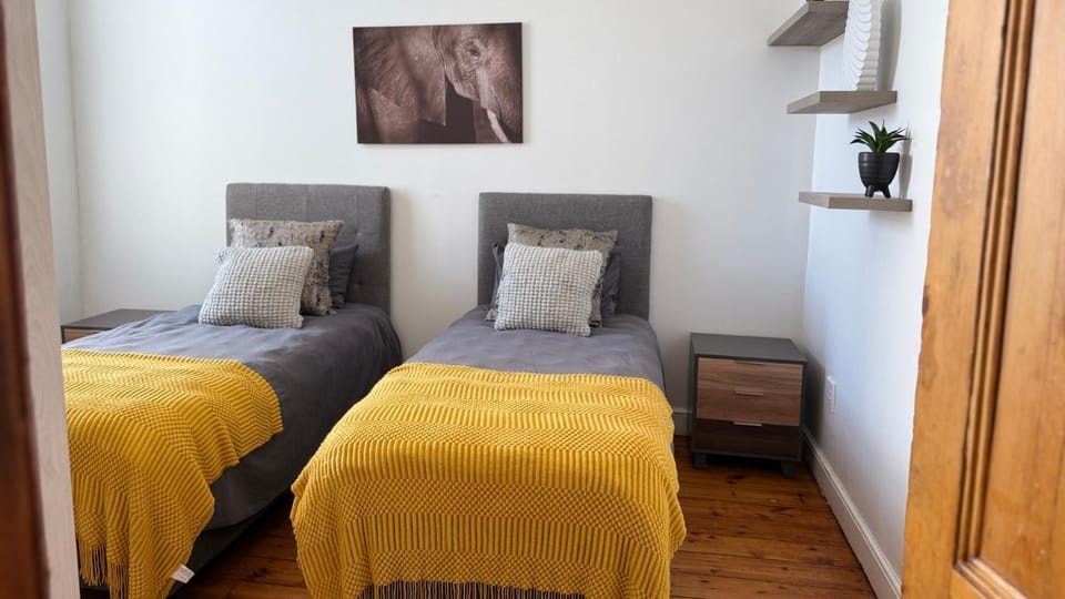 Obs Centre The Lookout Apartment in Cape Town