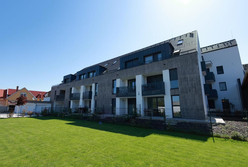 Property building, Day, Natural landscape, Garden