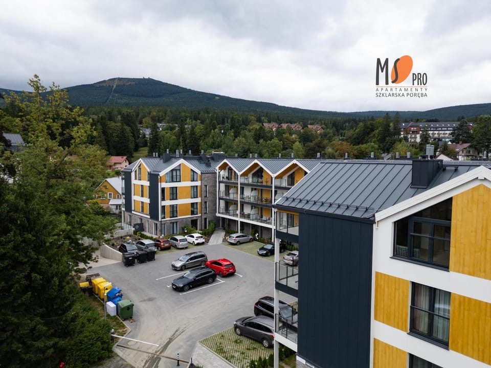 Property building, Bird's eye view, Mountain view, Location