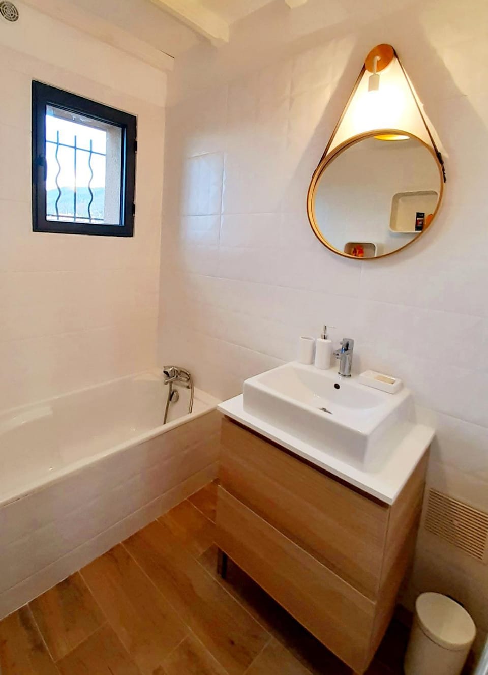 Bathroom, Bath