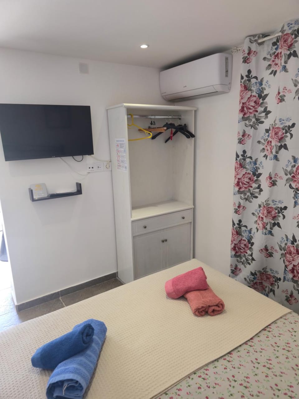 TV and multimedia, wardrobe