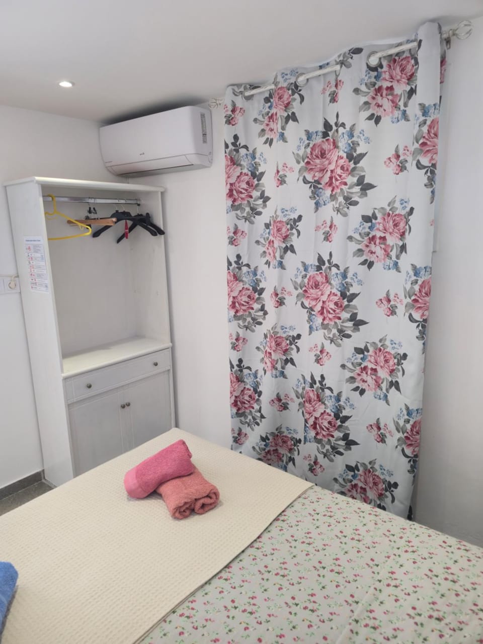wardrobe, air conditioner