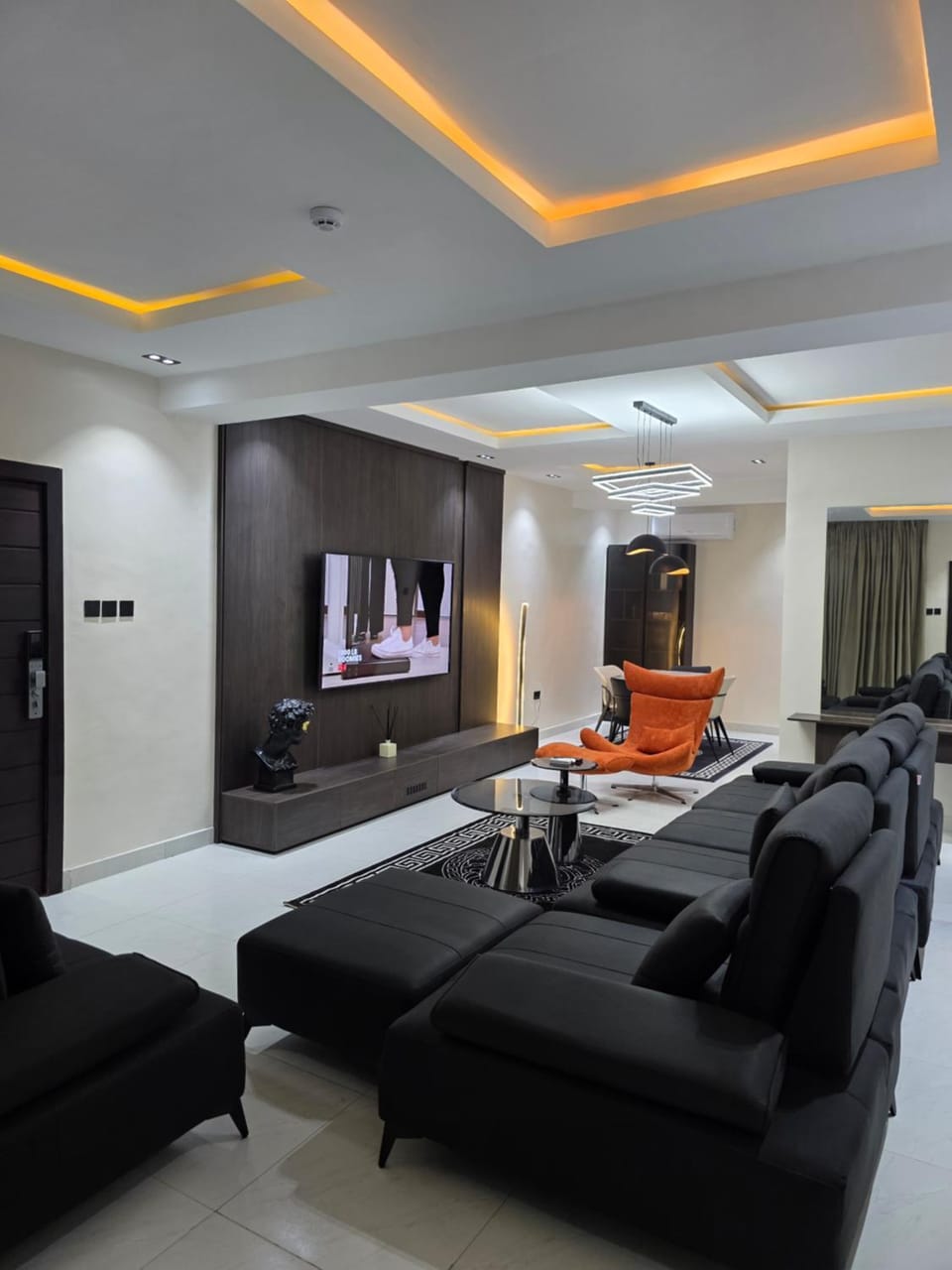 TV and multimedia, Living room, Seating area, internet