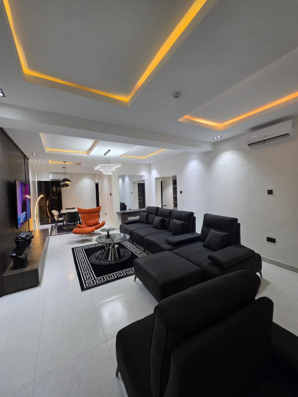 TV and multimedia, Living room, Seating area, air conditioner