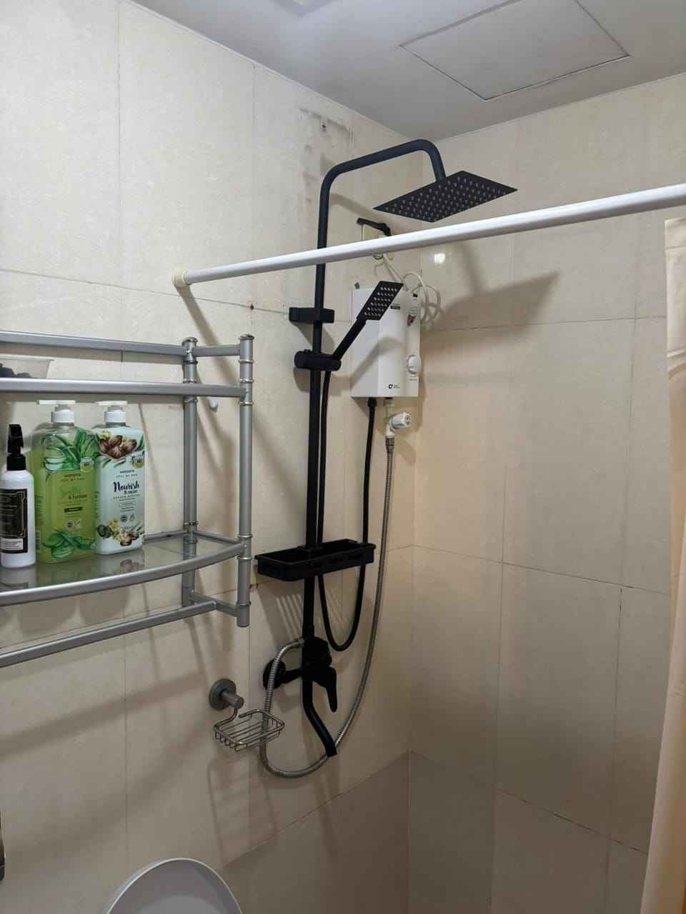 Mariz Suites Apartment in Makati