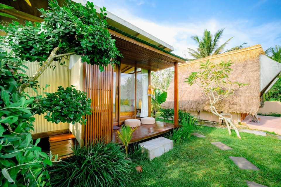 Property building, Patio, Spring, Day, Garden, Garden view