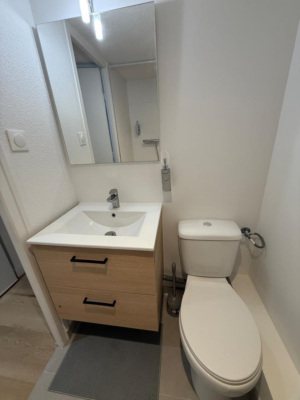 Studio des Perches 2 - Confortable - Entrée privée Apartment in Switzerland
