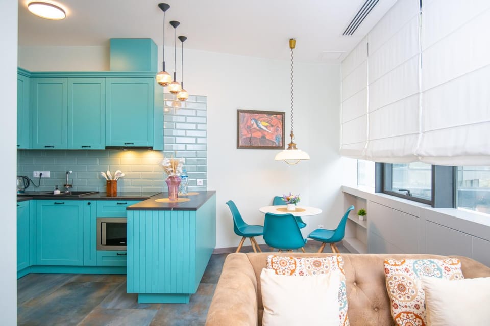 Kitchen or kitchenette, Living room, Seating area, Dining area, oven, stove