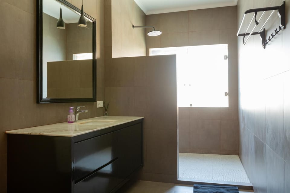 Shower, Bathroom, bidet
