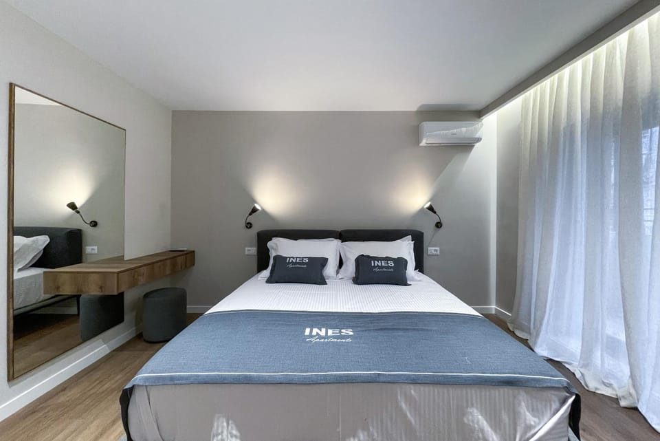 TV and multimedia, Balcony/Terrace, Bedroom, wardrobe, air conditioner