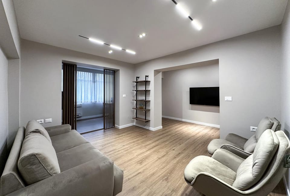 TV and multimedia, Living room, Seating area, air conditioner