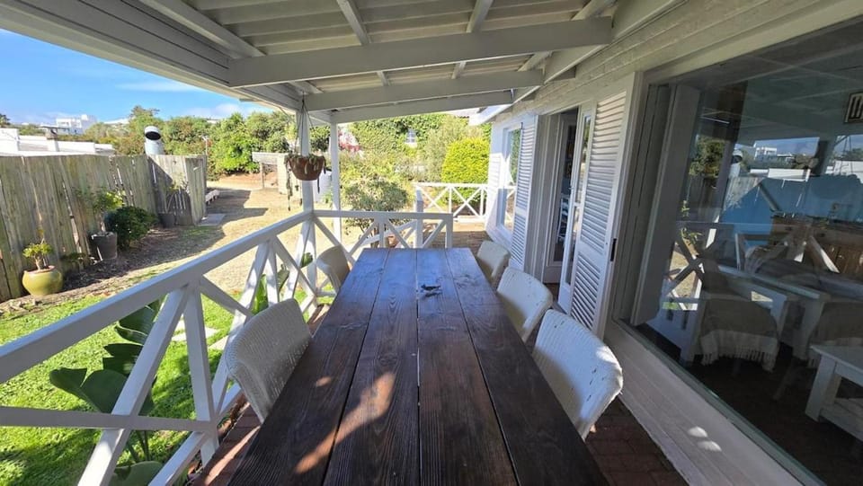 Plettenberg Bay 118 2 Bedroom Cottage House in Plettenberg Bay