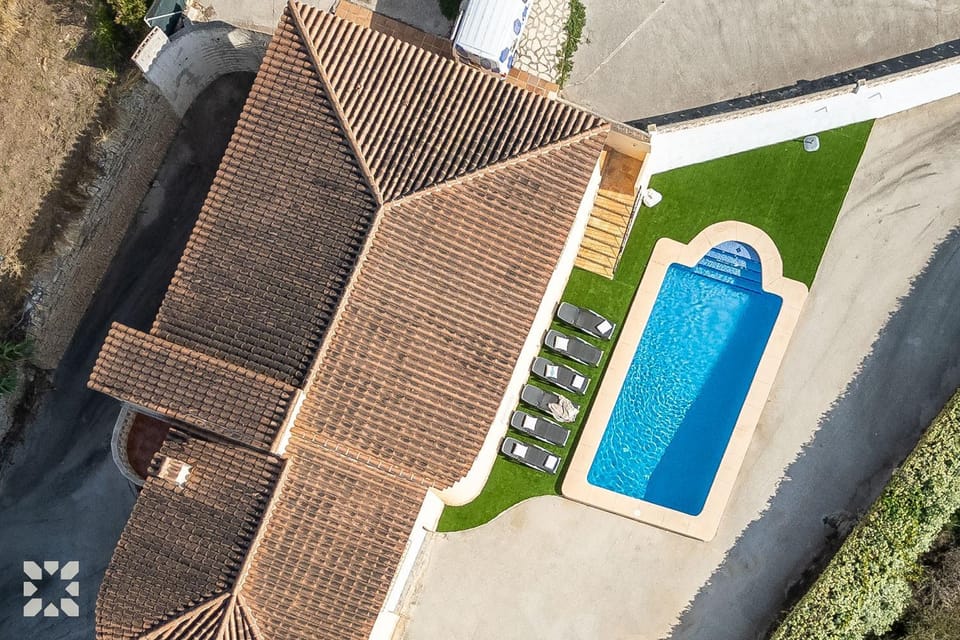 Day, Bird's eye view, Pool view, Swimming pool, sunbed