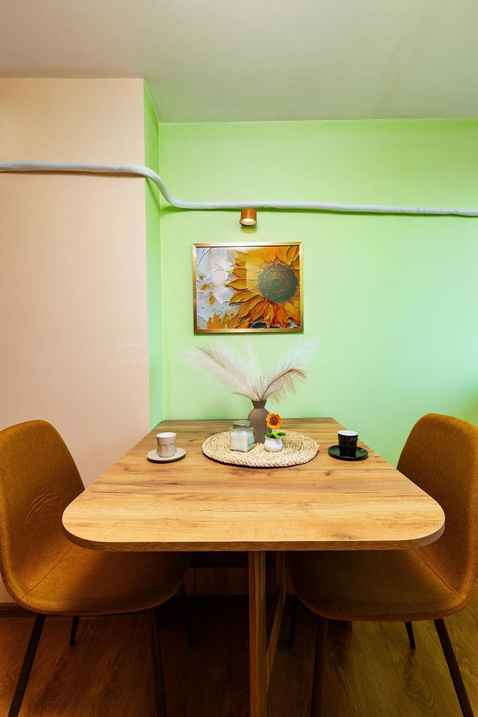 Seating area, Dining area