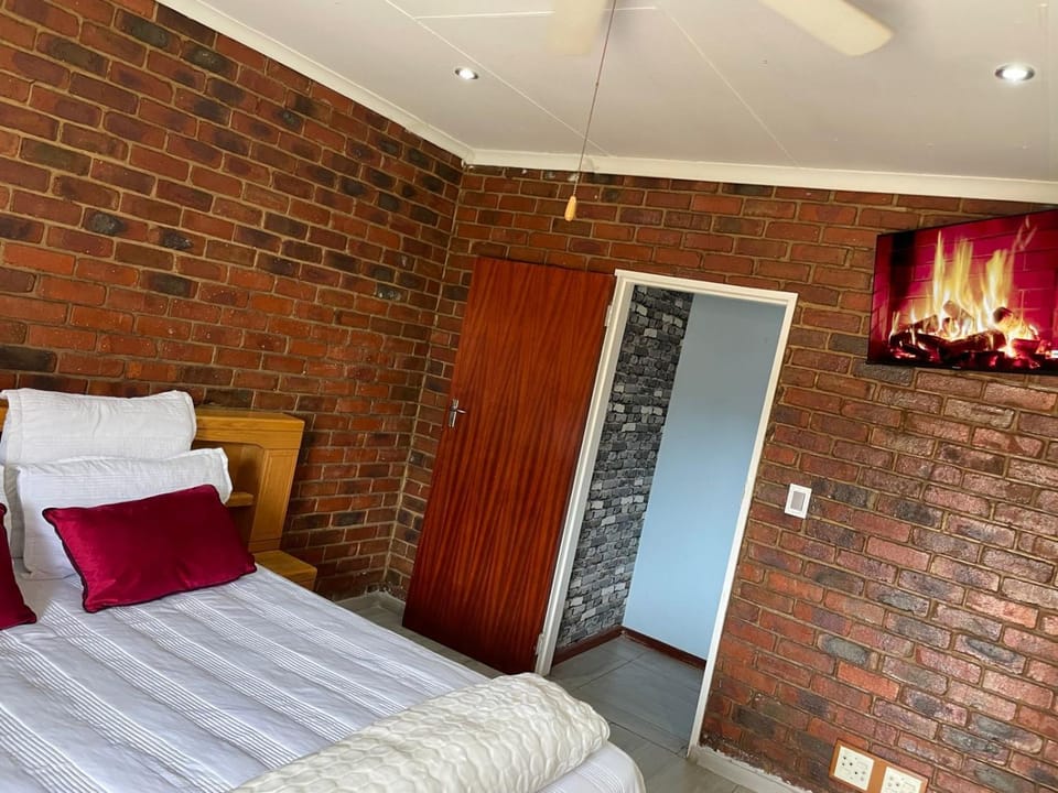 Royal BNB and SPA Bed and Breakfast in North West, South Africa