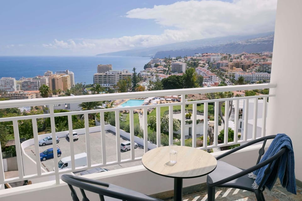 View (from property/room), City view, Pool view