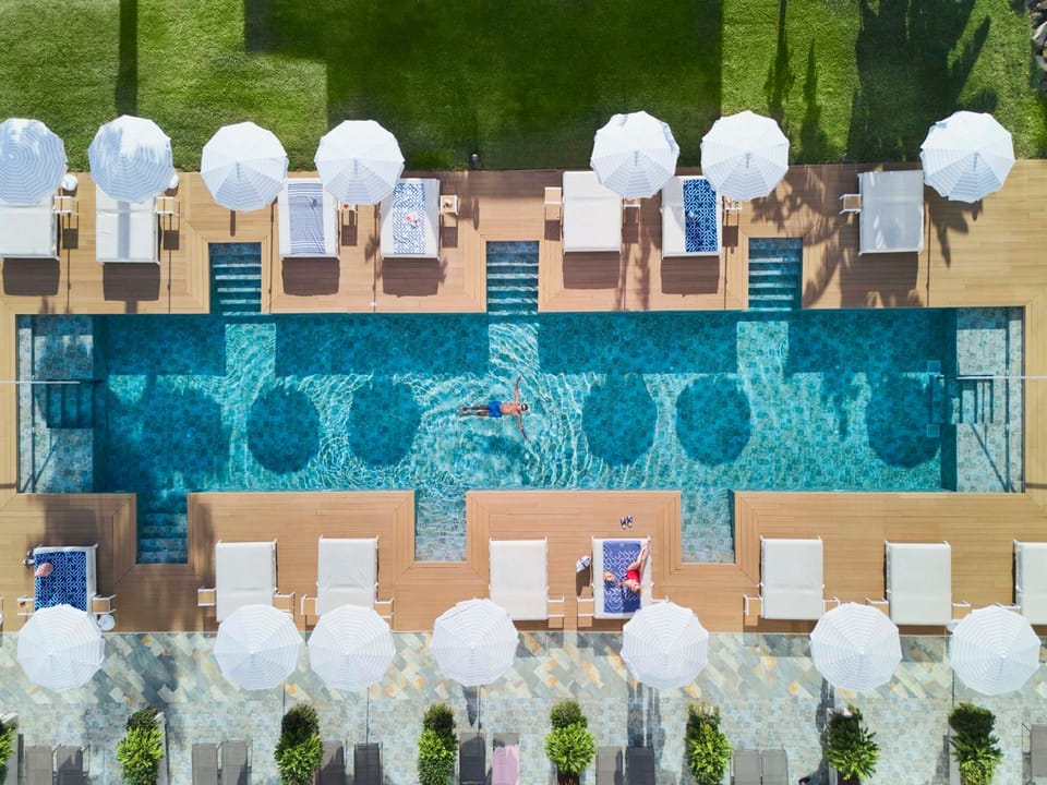 Swimming pool, Swimming pool