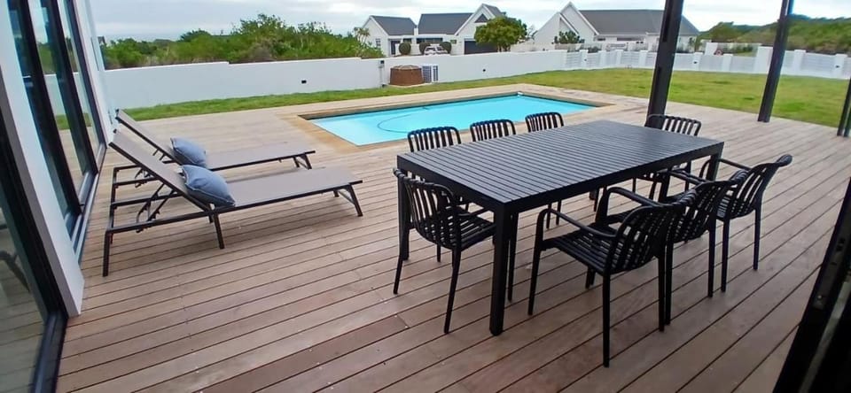 Links Golf Estate luxury 3 Bedroom home, St francisbay House in Eastern Cape