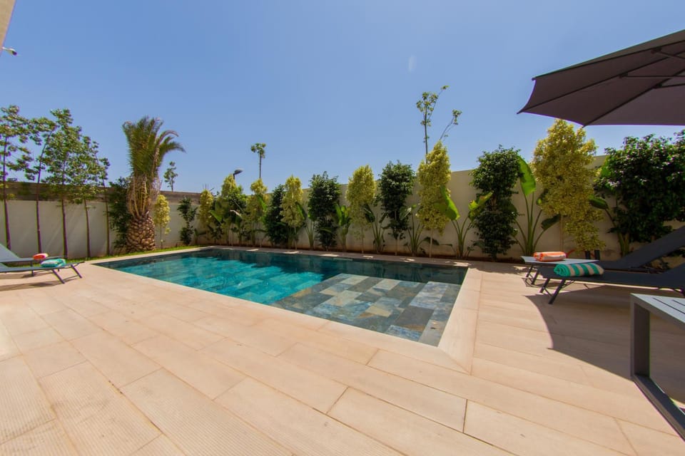 Garden view, Pool view, Swimming pool, Swimming pool, sunbed