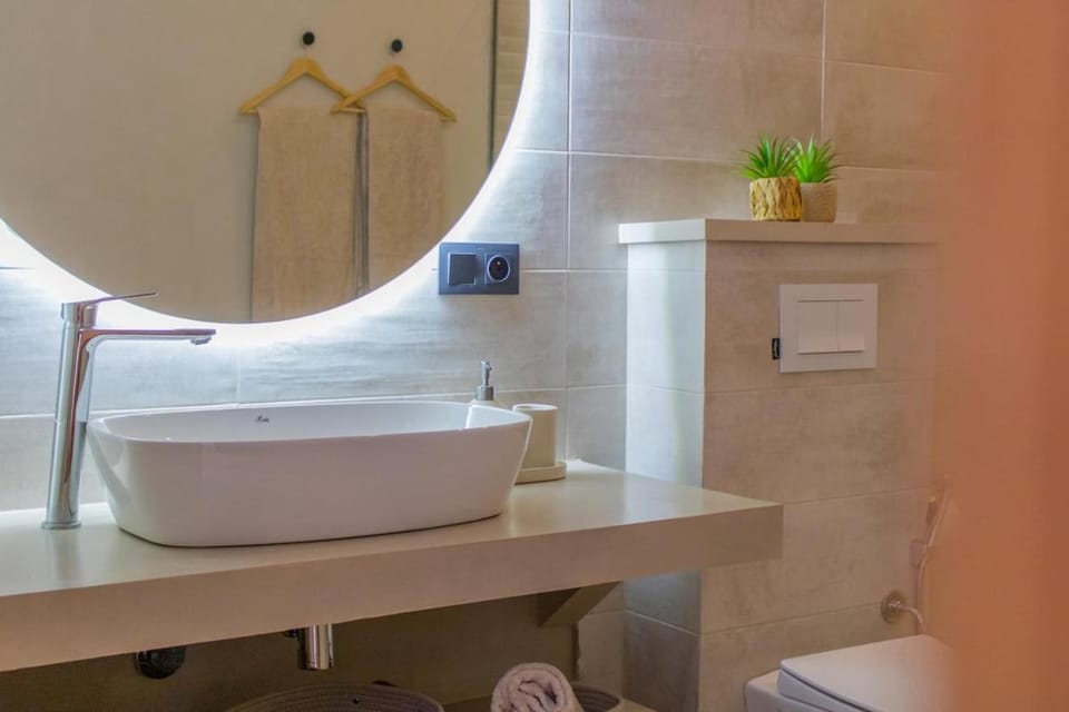 Bathroom, towels