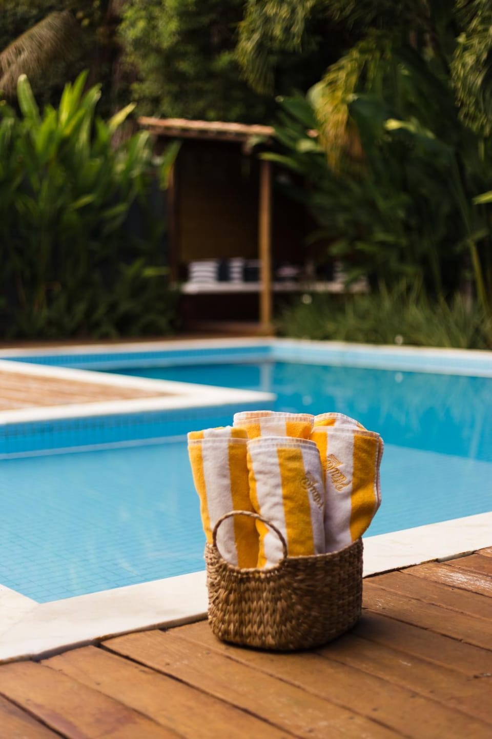 Swimming pool, towels