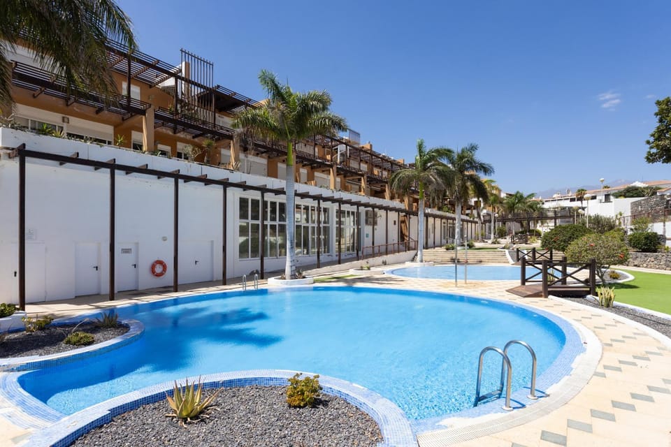 Home2Book Relaxing Getaway with Terrace & Pool Apartment in Abona