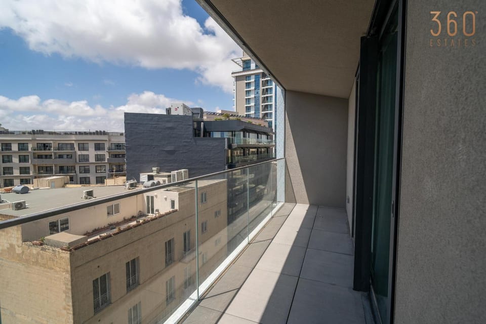Property building, Day, View (from property/room), Balcony/Terrace, City view
