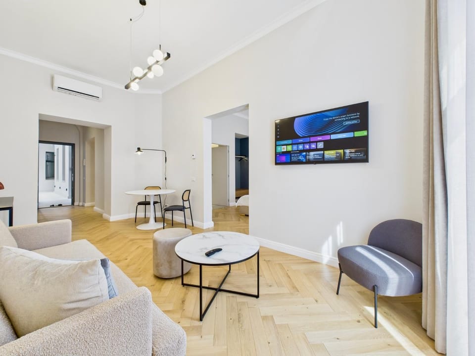 TV and multimedia, Living room, Seating area
