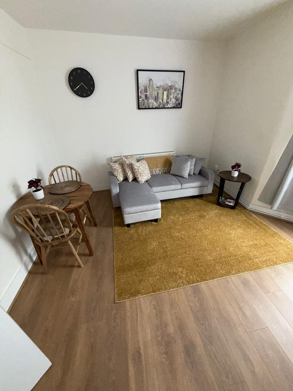 4Bed Spacious New Refurbish Home Near Westfield House in London