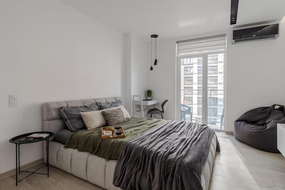 Modern apartment in a new building near the center Free parking Apartment in Lviv