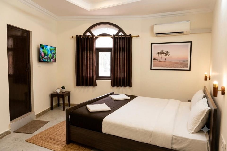 Bed, Photo of the whole room, air conditioner