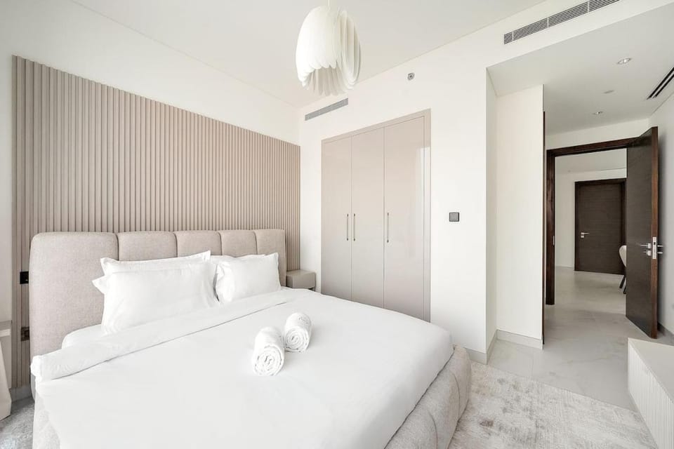 FIRST CLASS 4BR Sobha Skyline Luxury Apartment in Dubai