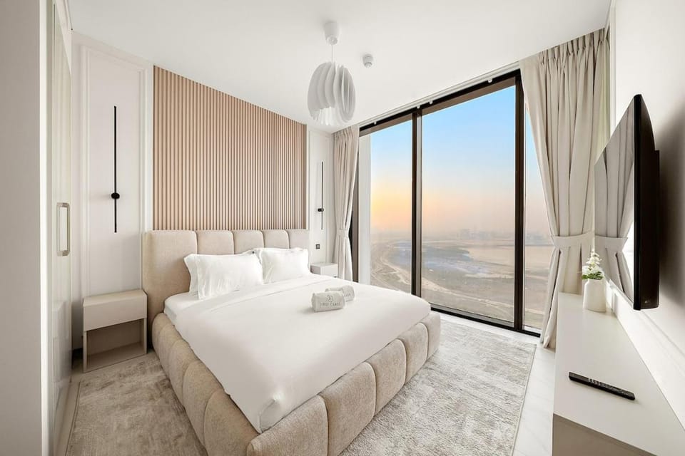FIRST CLASS 4BR Sobha Skyline Luxury Apartment in Dubai