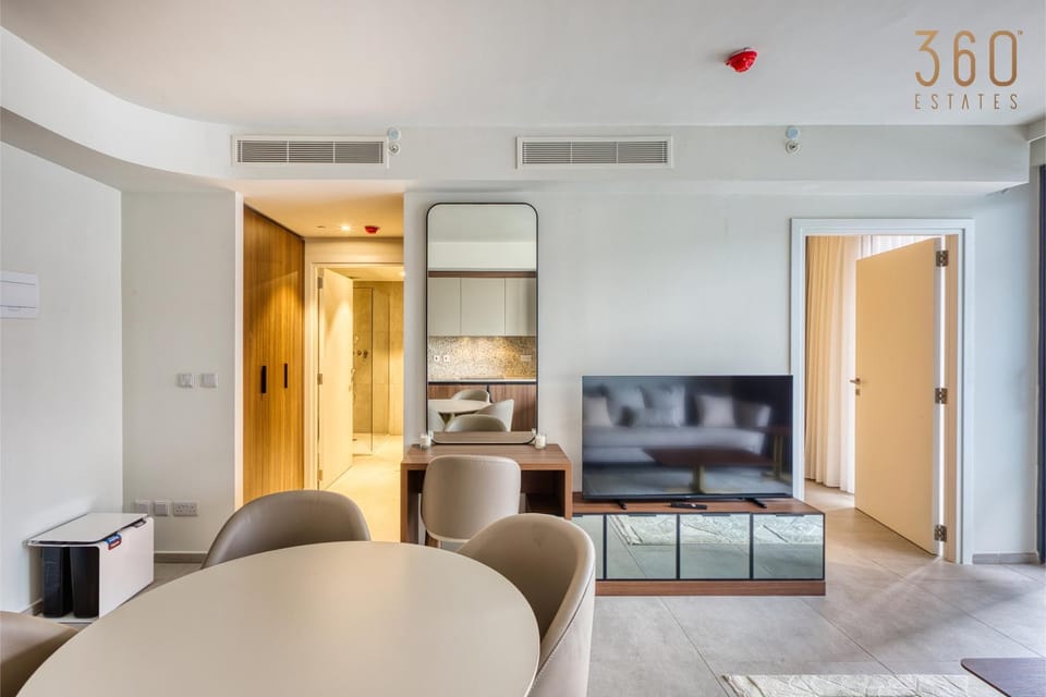 Communal lounge/ TV room, TV and multimedia, Living room, Seating area, Evening entertainment, air conditioner