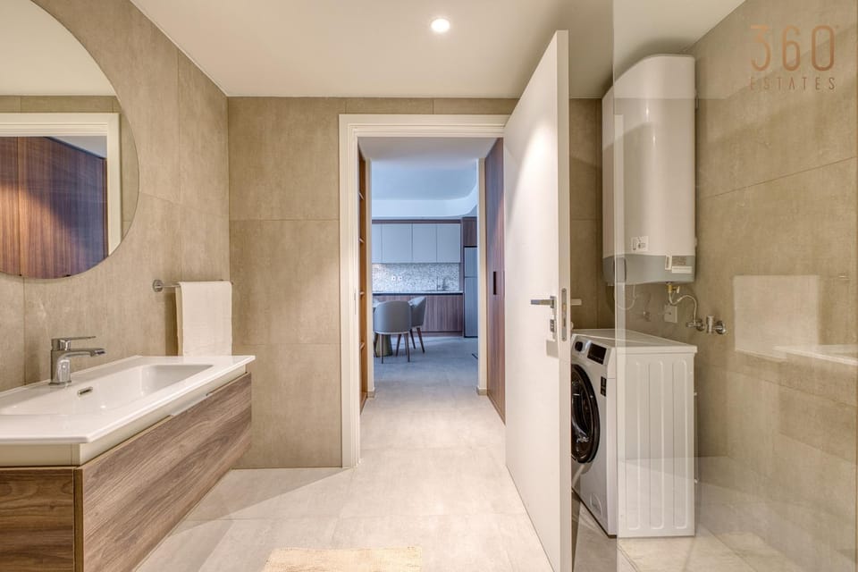 Bathroom, Kitchen or kitchenette, dishwasher, washing machine, dryer