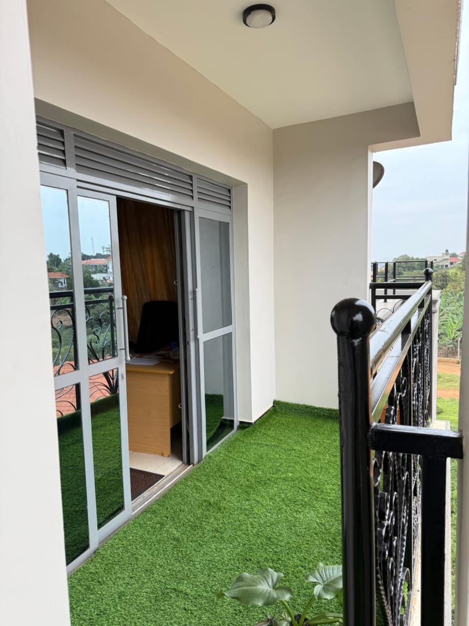 Kimani's Oasis Apartment in Kampala