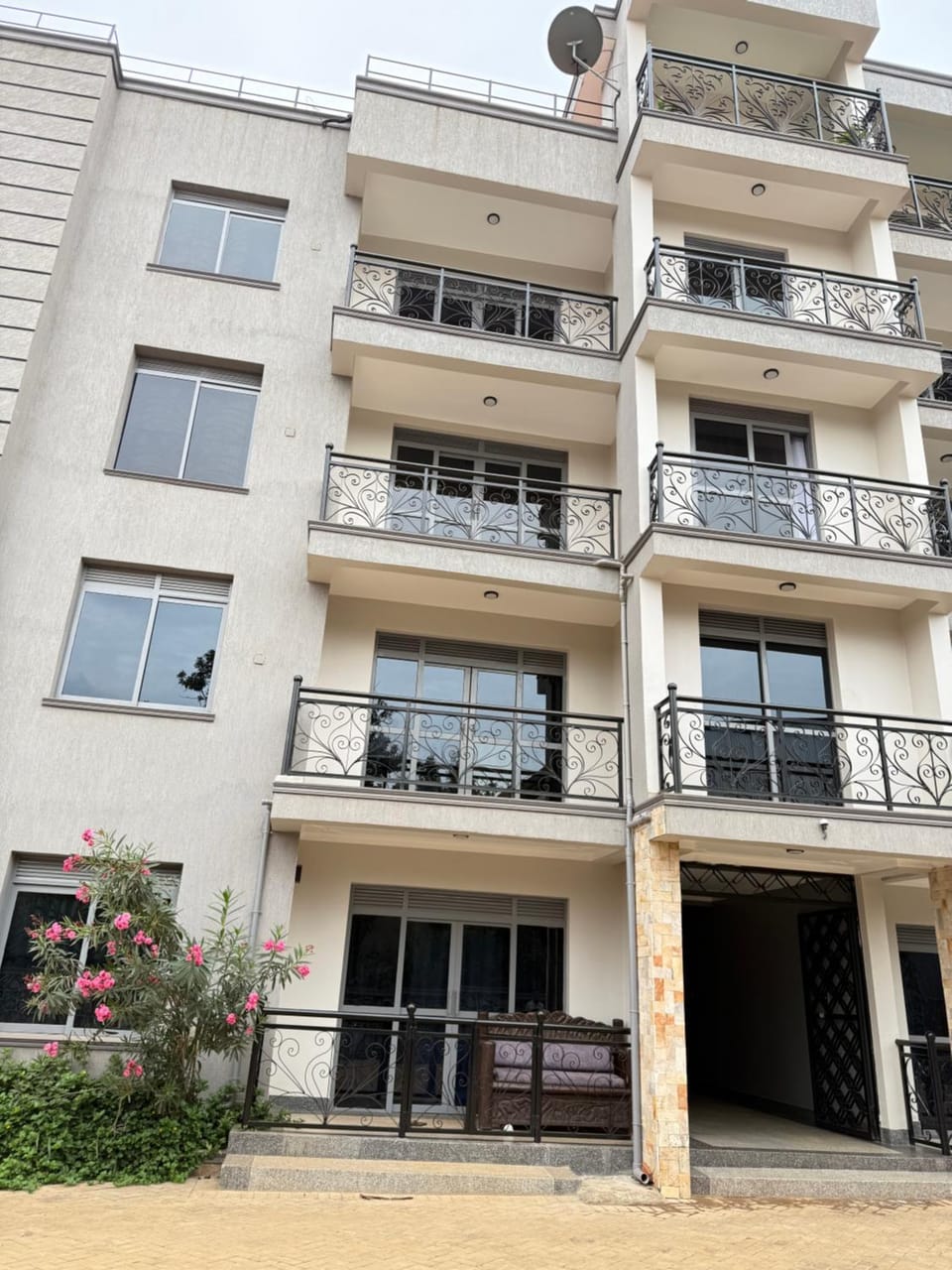 Kimani's Oasis Apartment in Kampala