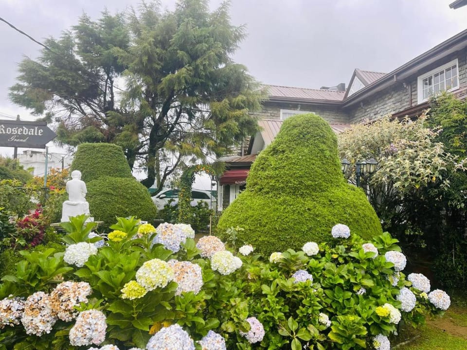 The Rosedale Grand Resort Nuwara Eliya Resort in Nuwara Eliya