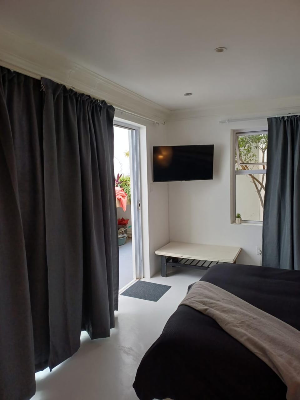 Bed, TV and multimedia