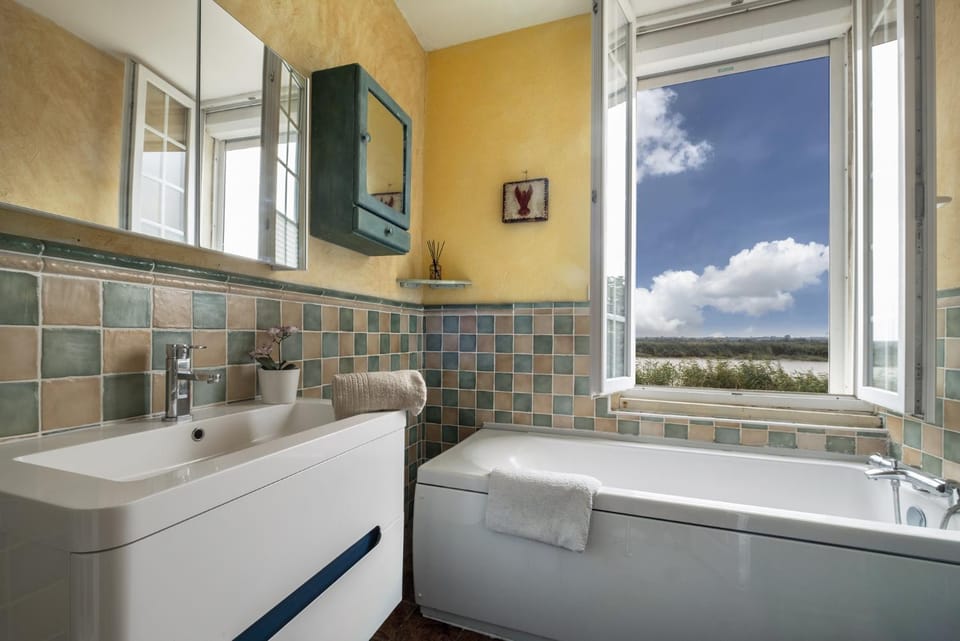 Natural landscape, Bathroom, Bath